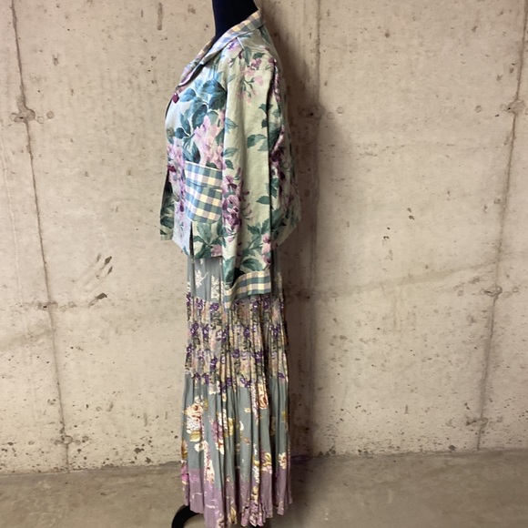 Matching skirt set with bustier.  Floral print. - Picture 3 of 6